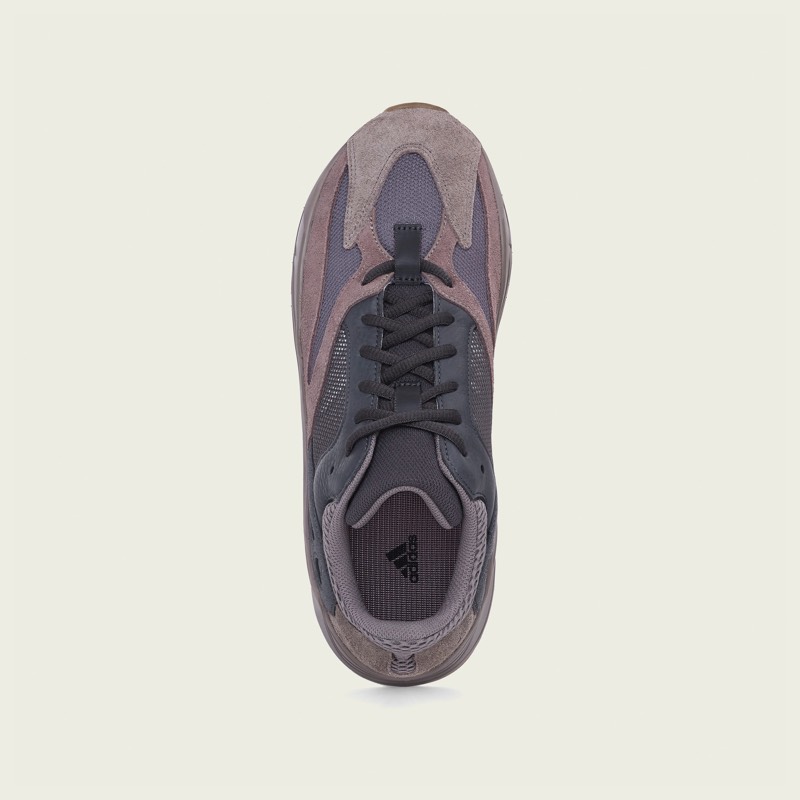 yeezy 700 mauve bottom